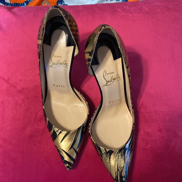 Christian Louboutin 37 IRIZA 100 Pat Lame Hibiscus Black & Gold High Heels - Picture 4 of 10
